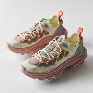 EUC Sorel Kinetic Breakthru Tech Lace Sneaker